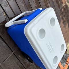 （取引成立）タイヤ付き（２個）クーラーボックス　コールマンの画像