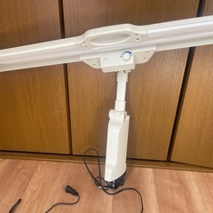 業務用 アームライト／蛍光灯タイプ／クランプ式／動作確認済みの画像