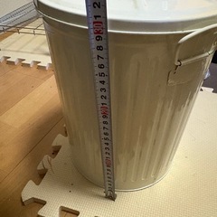ゴミ箱の画像