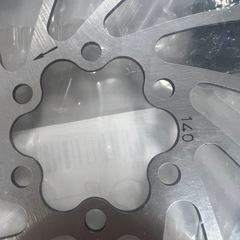 ディスクブレーキのプレートの画像