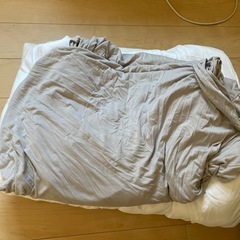 布団　カバー付きの画像