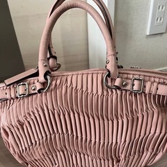 美品COACH プリーツデザイン ハンドバッグ ピンク
の画像