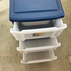 イ2512-268 IRIS 収納ケース 3段 キャスター付き ブルー キズ汚れ有りの画像