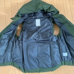 レディース／フード付きオリーブグリーンダウンベスト Lサイズの画像