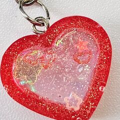 ハンドメイド ハートキーホルダー レッド ぷっくりレジン 可愛い キラキラ 手作り プレゼント 雑貨の画像