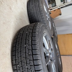 VELVAアルミホイル　YOKOHAMA スタッドレスタイヤ　4本セットの画像