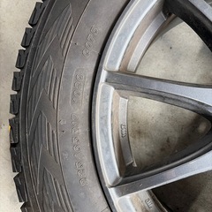 VELVAアルミホイル　YOKOHAMA スタッドレスタイヤ　4本セットの画像