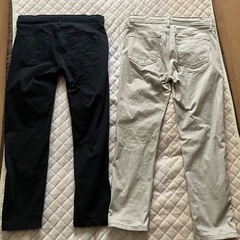 ユニクロ　ウルトラストレッチスキニーフィットカラージーンズ　ブラック・ベージュの画像