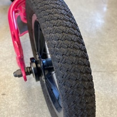 サ2512-275 VoomVoom Bikes プッシュバイク#2 ピンク 空気無し パンクの確認はできていません。 現状渡しの画像