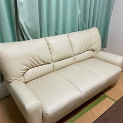 3人掛けソファ（２脚）&テーブルの画像