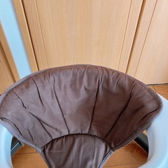 赤ちゃん　歩行器　テーブル　歩く練習　の画像