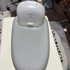 アイロンとアイロン台セットの画像