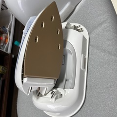 アイロンとアイロン台セットの画像