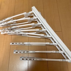 【美品】ニトリワンタッチ取り込みスライドアーム8連ハンガー　　の画像