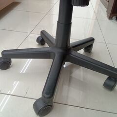 ★リユースのサカイ日立店★HJ8788 ITOKI オフィスチェア ブルー H89*×D45×W48 クリーニング済み の画像