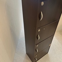 即引き取り歓迎‼️カラーボックス鍵付き/茶/収納棚の画像