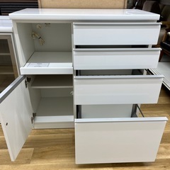 松田家具 キッチンカウンター 4段 モールトン ホワイト のご紹介です！の画像