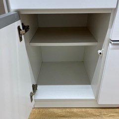 松田家具 キッチンカウンター 4段 モールトン ホワイト のご紹介です！の画像