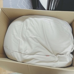 (新品)着るビーズクッション Lサイズ ナチュラルベージュの画像