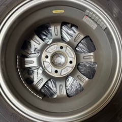 スタッドレスタイヤ　175/65r14 パッソ　フィット　ノート　キューブ　などの画像