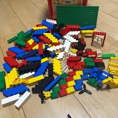 LEGO レゴ　赤いバケツの画像