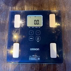 無料で差し上げます【OMRON 体重計】の画像