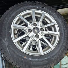 美品✨ダンロップのスタッドレスタイヤ「WINTER MAXX（ウィンターマックス）」とホイールのセットの画像