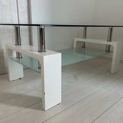 ガラステーブルの画像