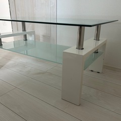 ガラステーブルの画像