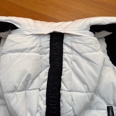GUESS ジャケット白の画像