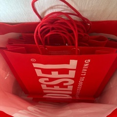 ディーゼルショップ袋　ギフトボックスの画像