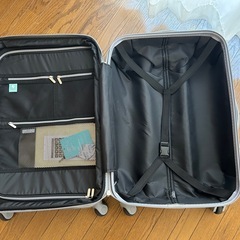 スーツケースの画像
