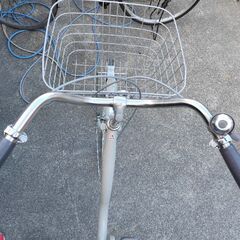 歳末処分価格！展示車並に綺麗です。防犯登録致します。オートライト26インチ自転車の画像