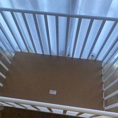 ベビーベッド白の画像