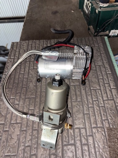 ★レクサス　LS460 取り外し★275C VIAIR エアサス