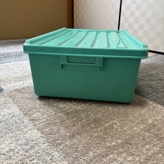 プラスチック衣装ケース2個セット　無料！の画像