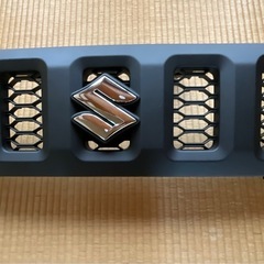 スズキ　★ジムニーフロントグリル新品外し
の画像