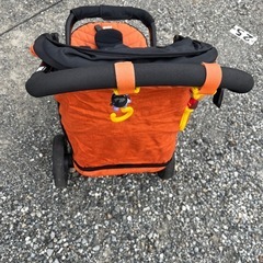 Joieベビーカー ライトトラックス （オレンジ）の画像