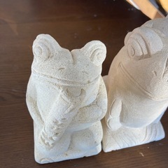 カエルの置物の画像