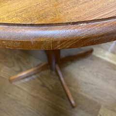 アンティーク
テーブルの画像