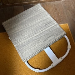 27.折りたたみ机の画像