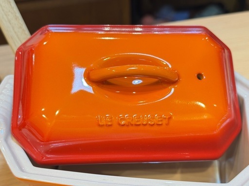 ルクルーゼ ヘリテッジ　テリーヌ　プレス付き0.6L オレンジ　新品 A7186【ルクルーゼ】ヘリテッジ テリーヌ型 プレス付き オレンジ (はる