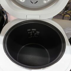 J1994 【リユースのサカイ柏店】 MAXZEN　マクスゼン　2合炊きマイコン炊飯ジャー　RC-MX201　2024年製　クリーニング済み　参考価格4,880円の画像