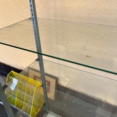 決まりました。ガラス棚の画像
