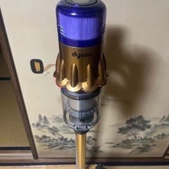【新品価格 6万円❗️】ダイソン コードレス掃除機 Digital sim SV18✨️の画像