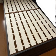 ベッドフレームの画像