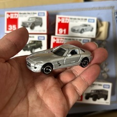 トミカ8台　ジープ　ベンツなど美品の画像