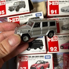 トミカ8台　ジープ　ベンツなど美品の画像
