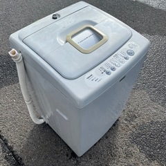 
TOSHIBA（東芝）全自動電気洗濯機 AW-42SCE3 4.2kg 2007年製
の画像