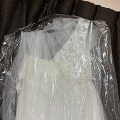 ウェディングドレス 、ベールの画像